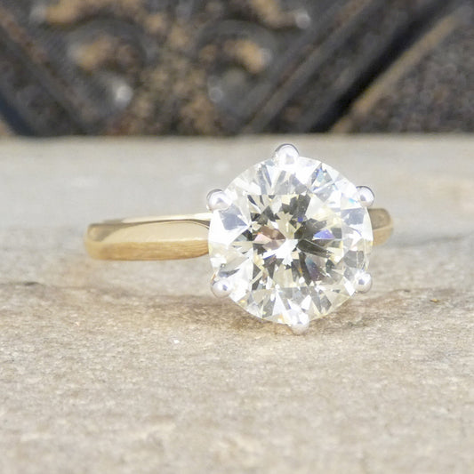 A gorgeous diamond solitaire ring in gold.