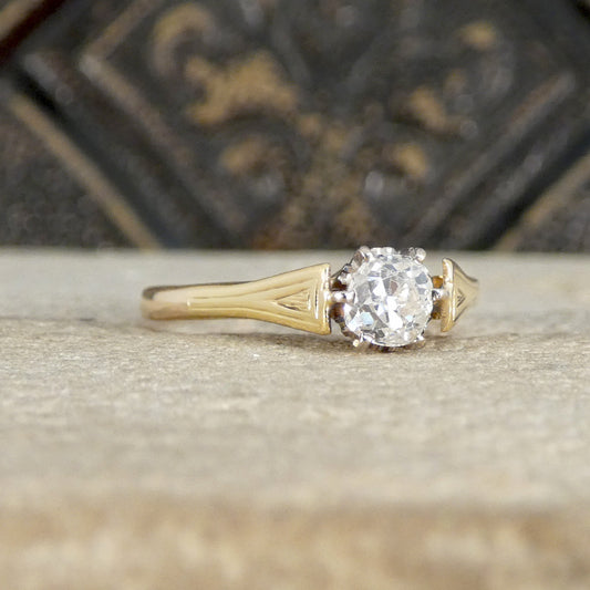 Vintage diamond solitaire ring in 18ct yellow gold.