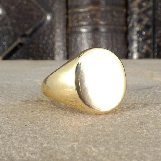 Solid Gold Signet Ring in 18ct Yellow Gold