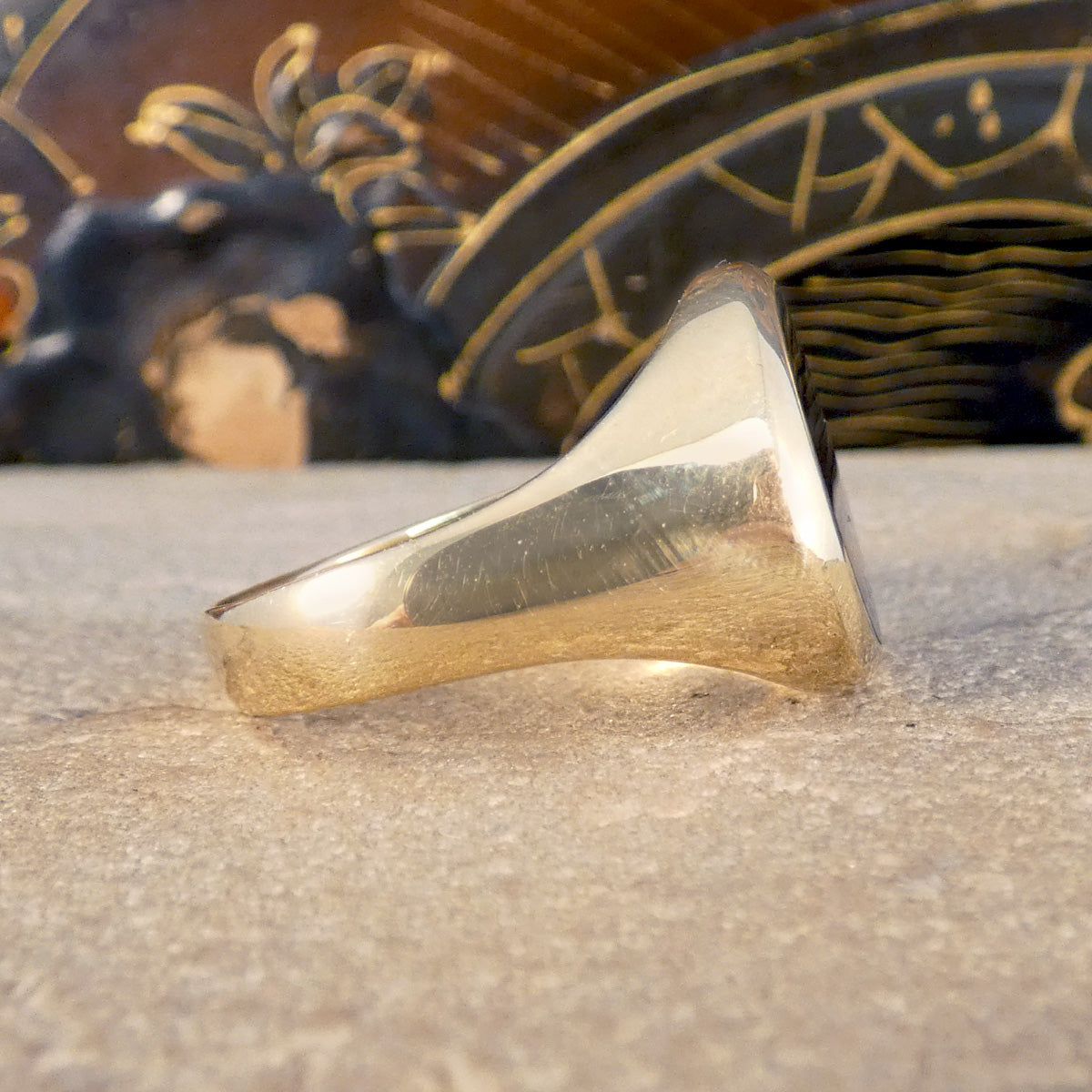 Oval Faced Onyx Set Signet Ring in 9ct Yellow Gold - Wharfedale Antiques