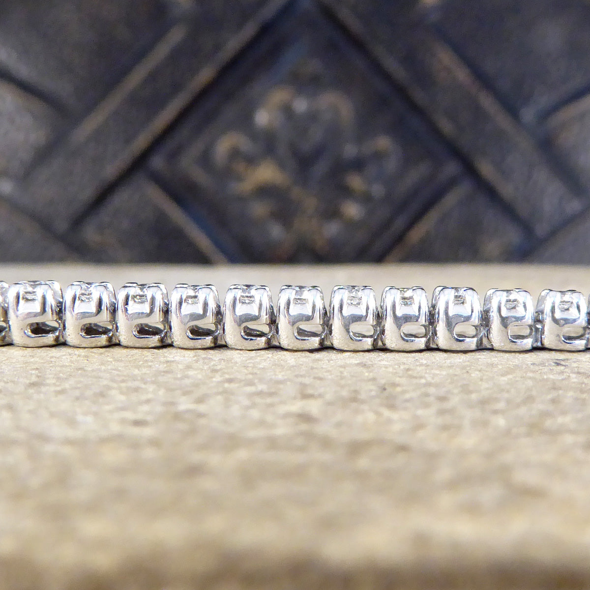 2.00ct Diamond Flexi-Link Tennis Bracelet in 18ct White Gold - Wharfedale Antiques