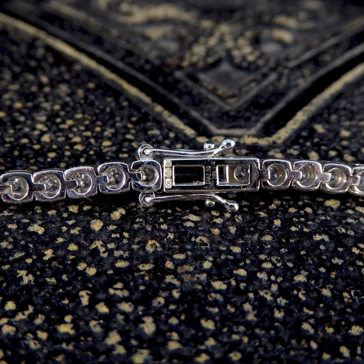 2.00ct Diamond Flexi-Link Tennis Bracelet in 9ct White Gold - Wharfedale Antiques