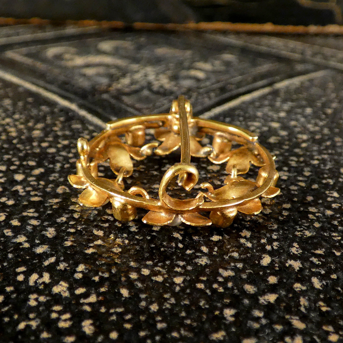 Back side view of 15ct Yellow Gold Brooch showing classic hook.