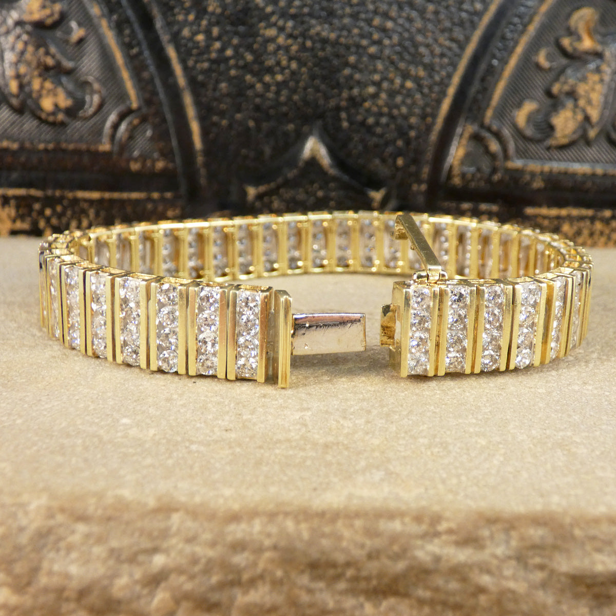 Vintage 8.20ct Diamond Panel Link Bracelet in 14ct Yellow Gold - Wharfedale Antiques