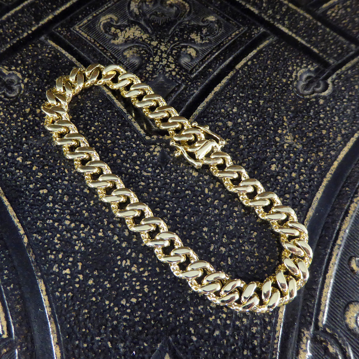 Modern Brilliant Cut Diamond Set Curb Bracelet in Yellow Gold - Wharfedale Antiques