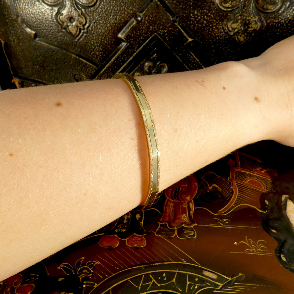 C1928 Detailed 9ct Yellow Gold Solid Slave Bangle - Wharfedale Antiques