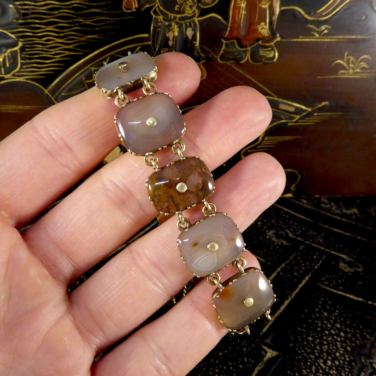 Early Victorian Agate Link Bracelet in Yellow Gold - Wharfedale Antiques