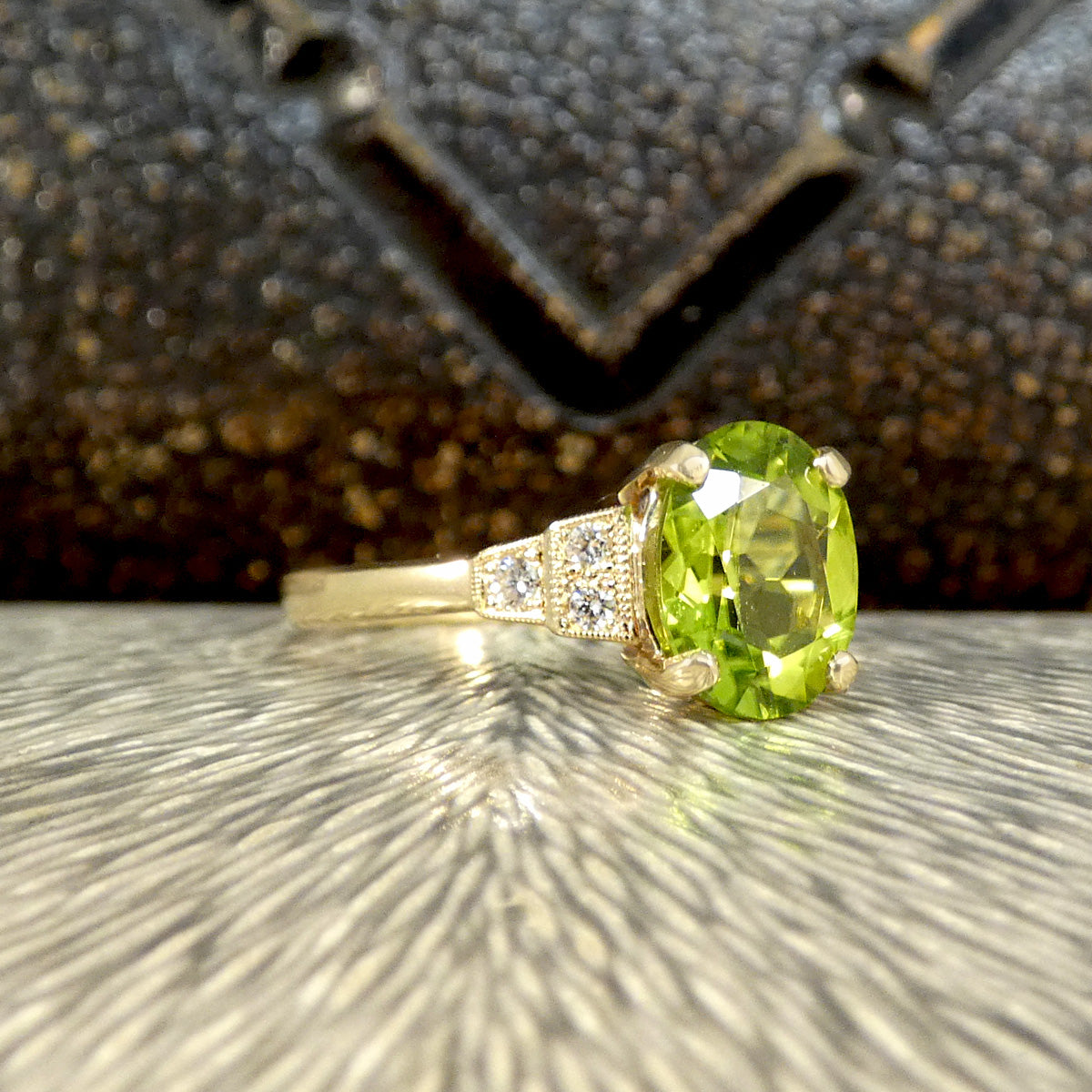 Four secure prongs hold in the 1.70ct Peridot making it the perfect cockatail ring showing a vibrant and lively colour.