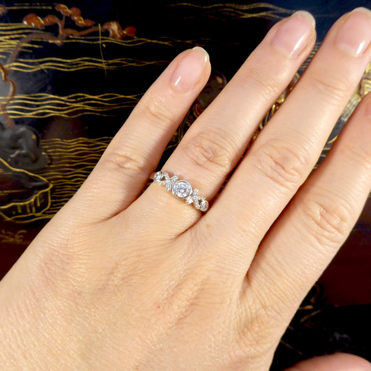 Diamond set Hugs and Kisses Ring in 18ct White Gold - Wharfedale Antiques