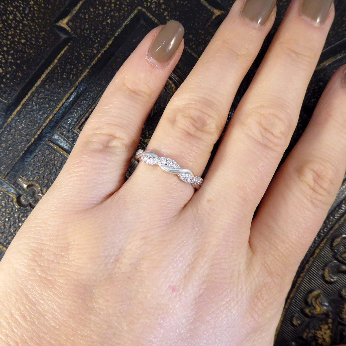 Diamond Twist Band Ring in 18ct White Gold