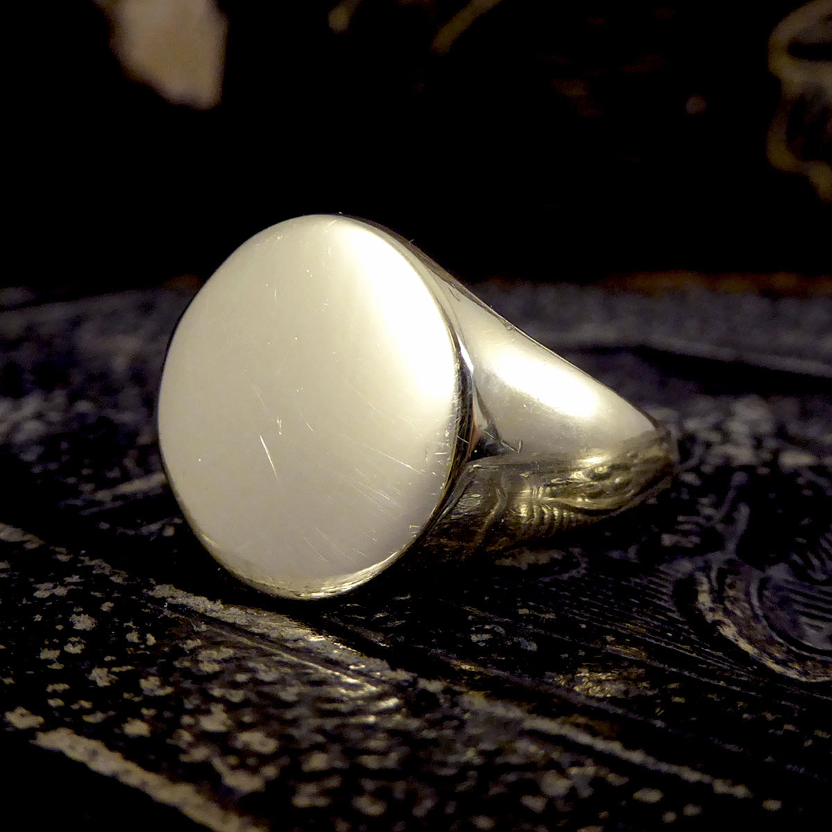 Vintage 18ct Yellow Gold Circular Plain Large Signet Ring - Wharfedale Antiques