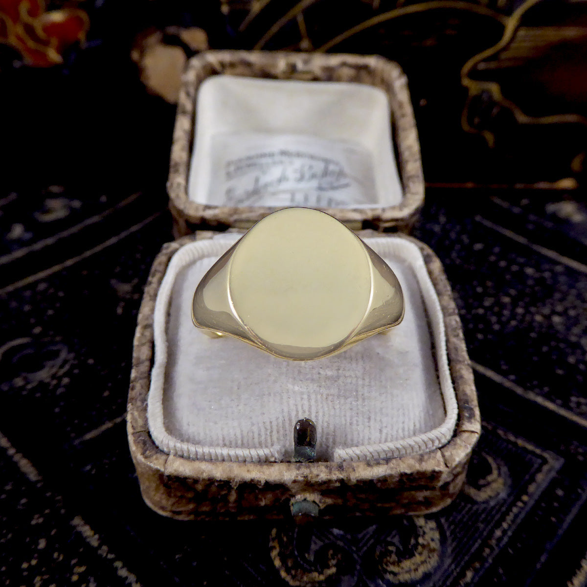 Vintage 18ct Yellow Gold Circular Plain Large Signet Ring - Wharfedale Antiques