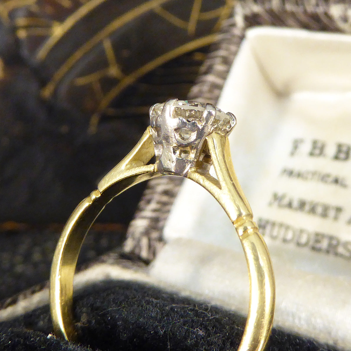Vintage 0.82ct Diamond Solitaire Ring in 18ct Yellow Gold - Wharfedale Antiques