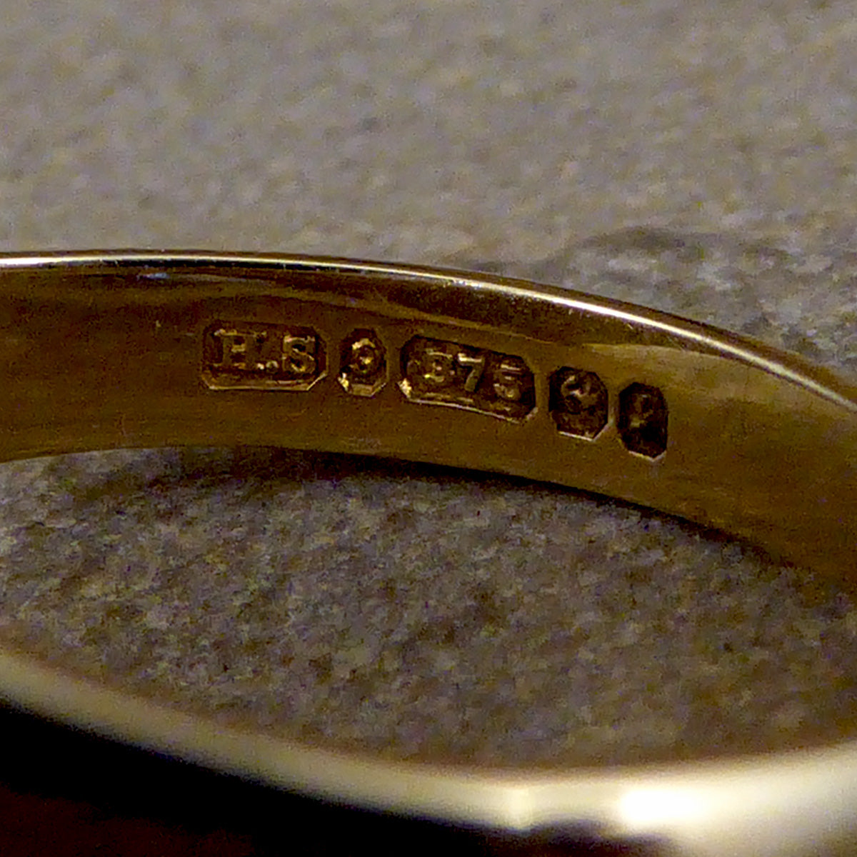 Mid 20th Century Rectangular Framed Signet Ring in 9ct Yellow Gold