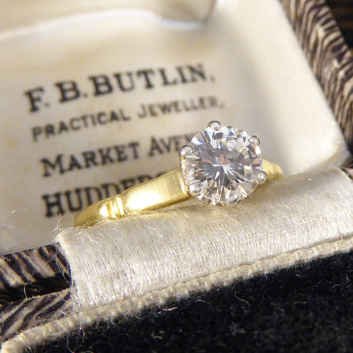 Vintage 0.82ct Diamond Solitaire Ring in 18ct Yellow Gold - Wharfedale Antiques