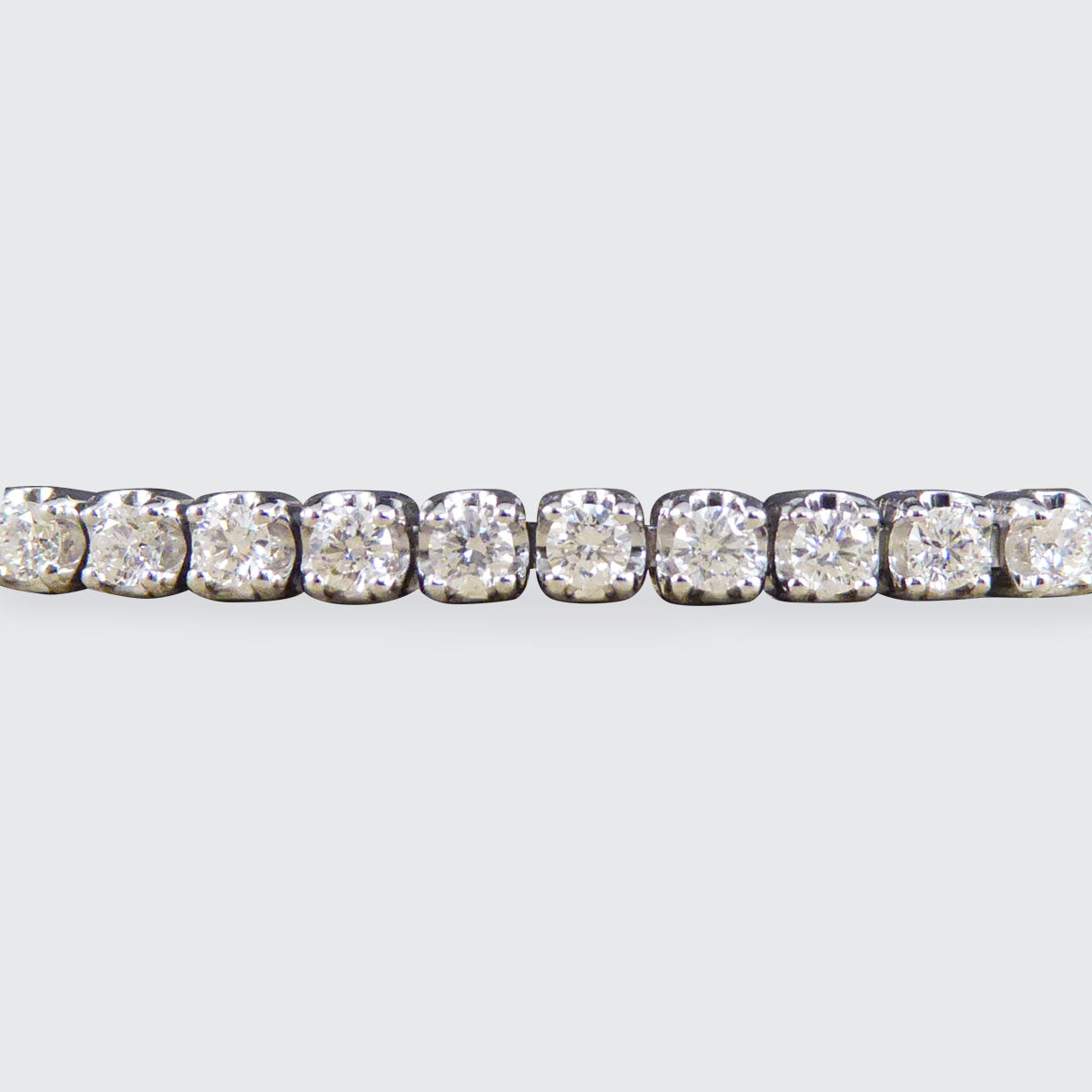 Heavy Quality 2.00ct Round Brilliant Cut Diamond Tennis Bracelet set in Platinum - Wharfedale Antiques