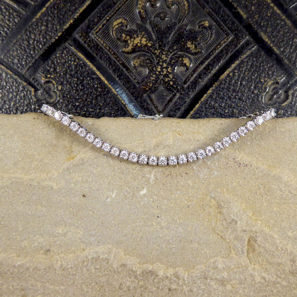 Heavy Quality 2.00ct Round Brilliant Cut Diamond Tennis Bracelet set in Platinum - Wharfedale Antiques