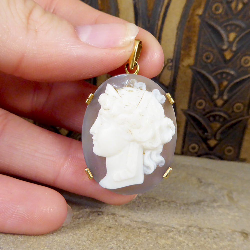 Edwardian French Marked Hard Stone Cameo Pendant in Gold