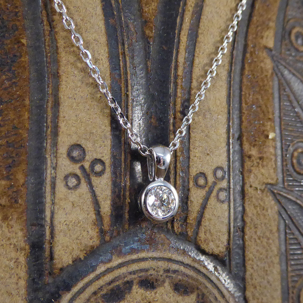 Contemporary 0.25ct Modern Brilliant Diamond Rub Over Pendant on White Gold Chain - Wharfedale Antiques