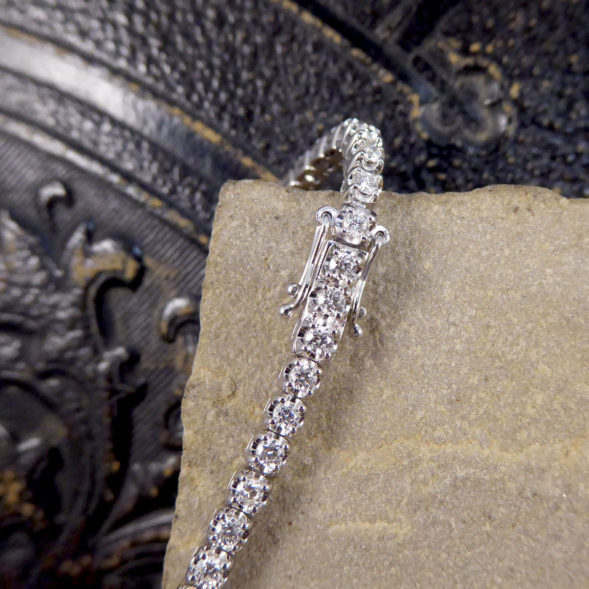 Heavy Quality 2.00ct Round Brilliant Cut Diamond Tennis Bracelet set in Platinum - Wharfedale Antiques
