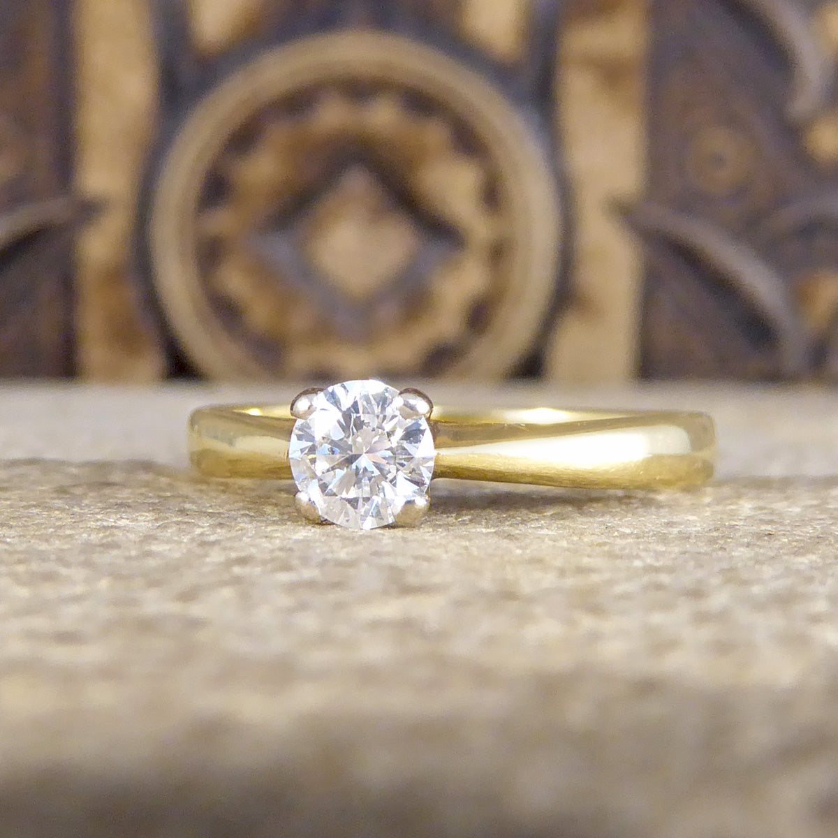 Classic and Dainty 0.25ct Diamond Solitaire Engagement Ring in 18ct Yellow Gold
