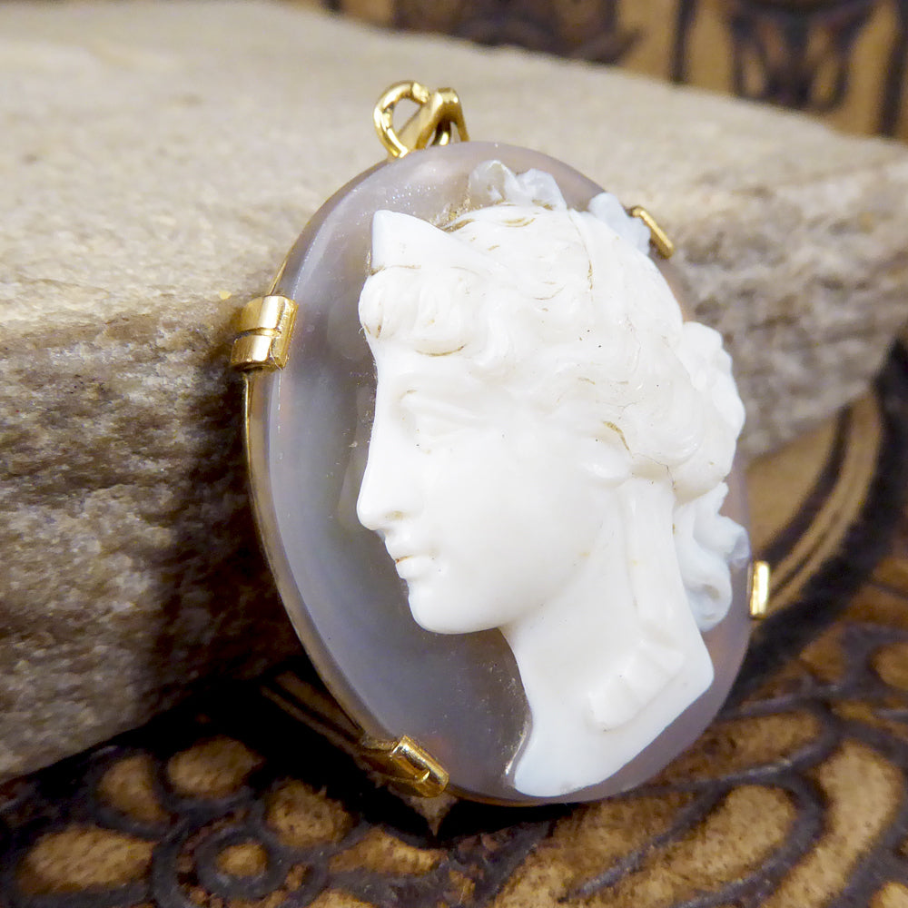 Edwardian French Marked Hard Stone Cameo Pendant in Gold