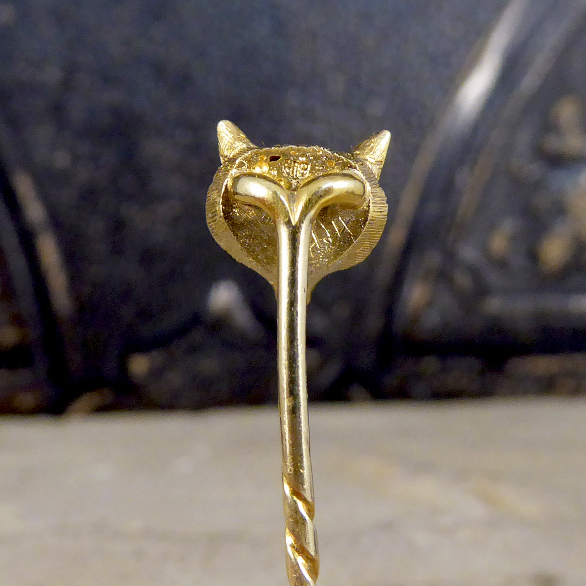 18ct Yellow Gold Edwardian Fox Head 15ct Yellow Gold Pin with Cabochon Ruby set Eyes