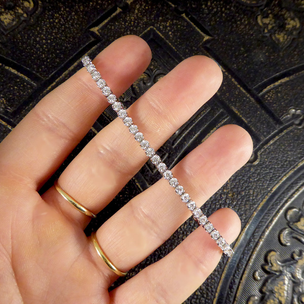 Heavy Quality 2.00ct Round Brilliant Cut Diamond Tennis Bracelet set in Platinum - Wharfedale Antiques