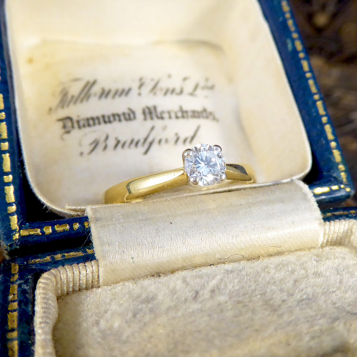 Classic and Dainty 0.25ct Diamond Solitaire Engagement Ring in 18ct Yellow Gold
