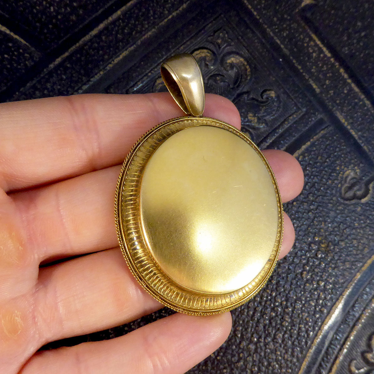 Antique High Quality Late Victorian 14ct Yellow Gold Locket Pendant - Wharfedale Antiques