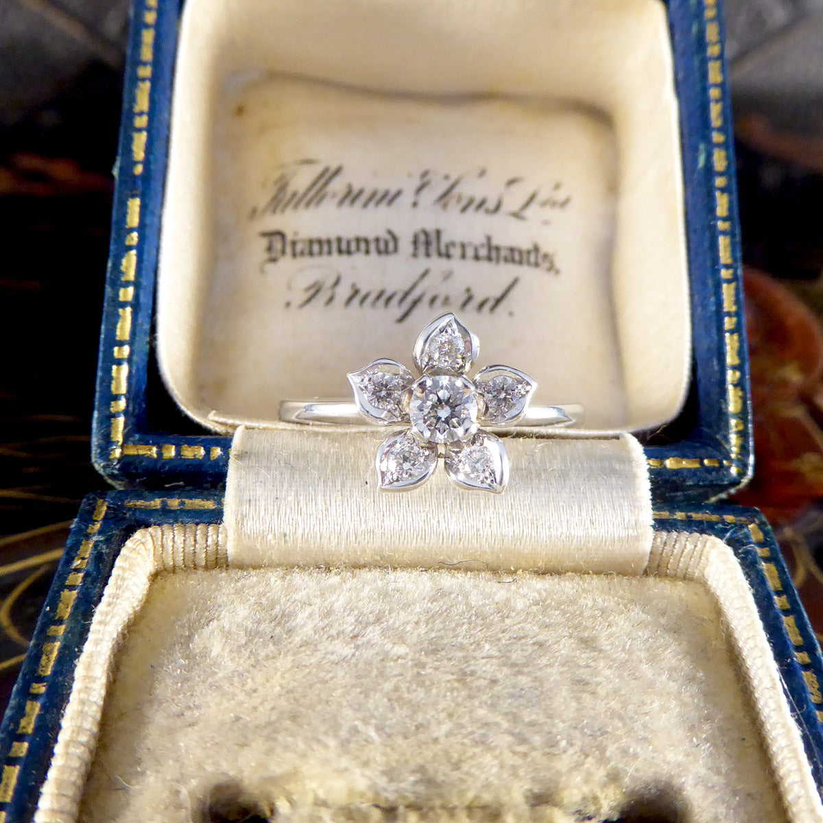 Modern Diamond Set Flower Ring in 18ct White Gold - Wharfedale Antiques