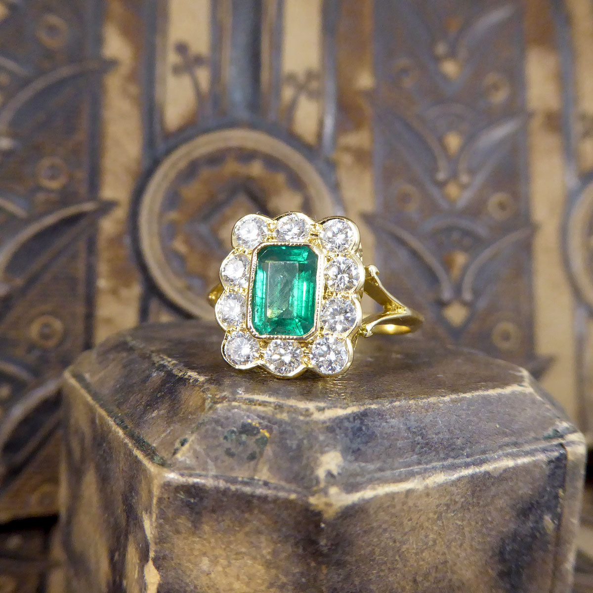 Contemporary Edwardian Style 0.90ct Emerald and 0.90ct Diamond Cluster Ring in 18ct Yellow Gold