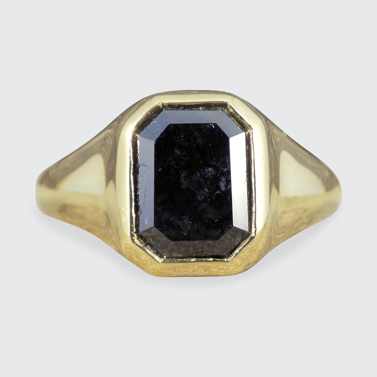 Classic Gents Signet Ring with Black Diamond in 18ct Yellow Gold - Wharfedale Antiques