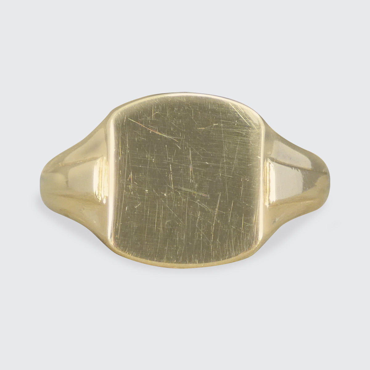 Vintage 18ct Yellow Gold Solid Signet Ring