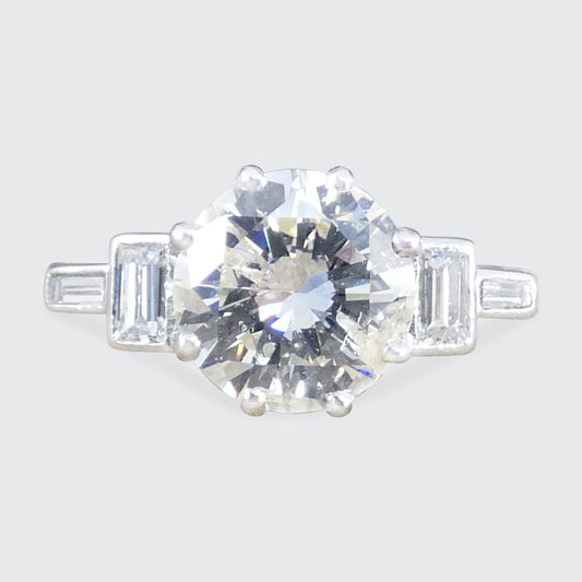 Vintage Diamond engagement ring in platinum.