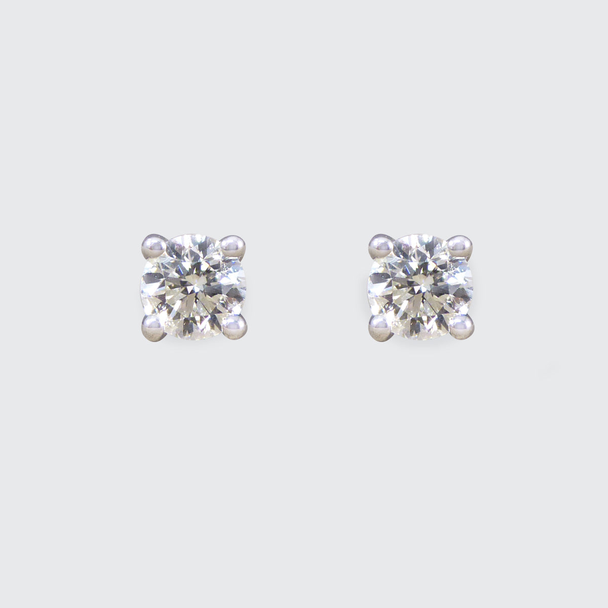 Classic Diamond Stud Earrings in 18ct White Gold - Wharfedale Antiques