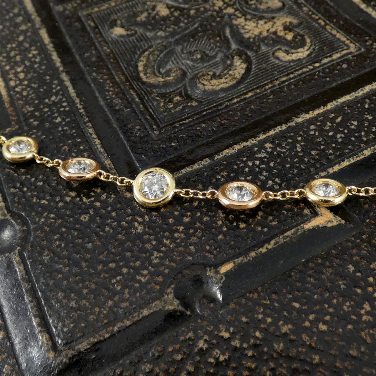 4.55ct Diamond Spectacle Set Spaced Necklace in 18ct Rose and Yellow Gold. Showing close up of setting and links.
