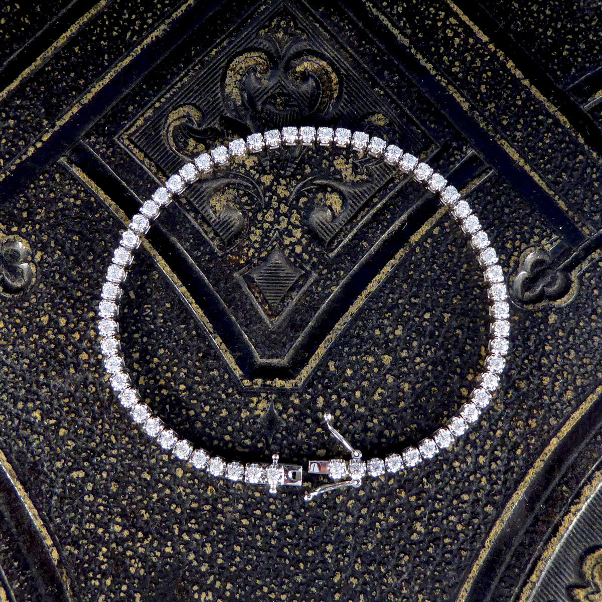 2.00ct Diamond Flexi-Link Tennis Bracelet in 9ct White Gold - Wharfedale Antiques
