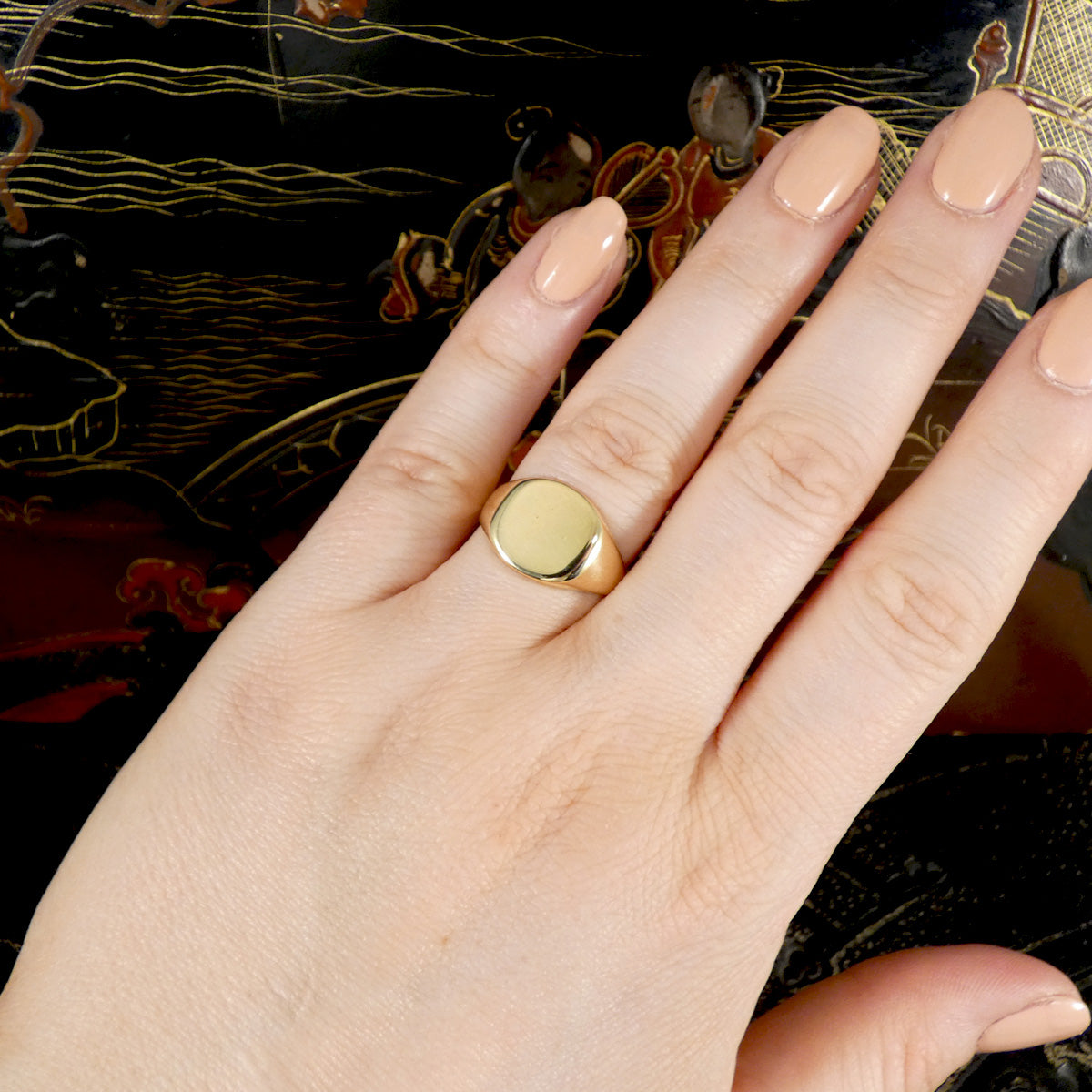 Vintage 18ct Yellow Gold Signet ring shown on the finger for size reference. Unisex perfect give.