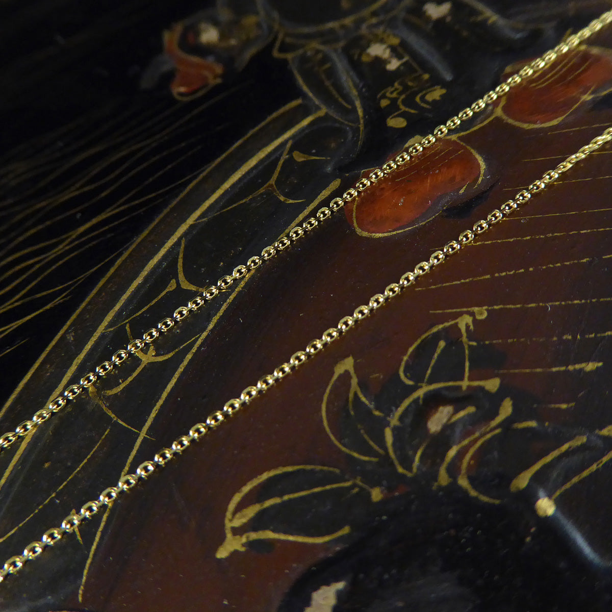 A diamond cut trace chain n 9ct yellow gold