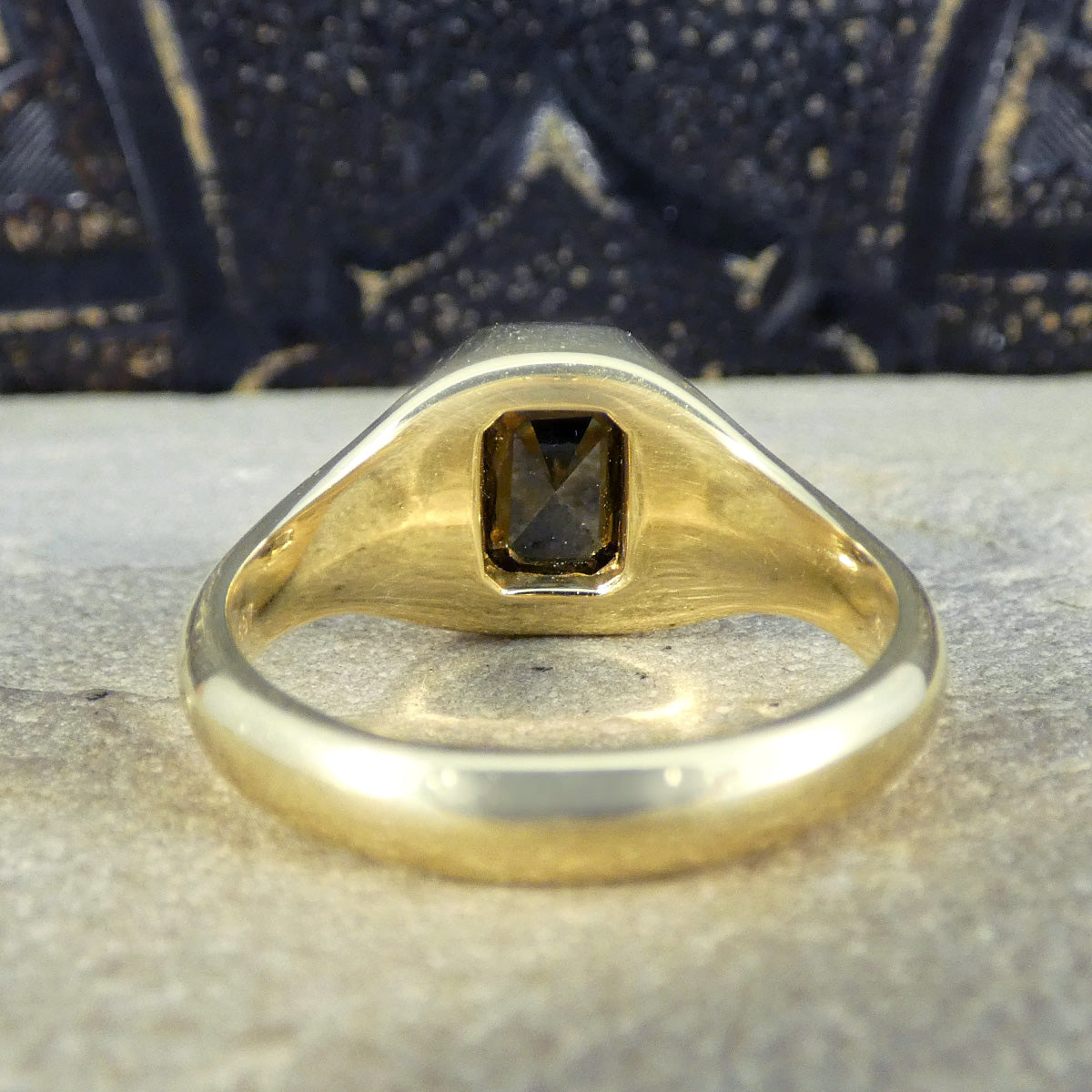 Classic Gents Signet Ring with Black Diamond in 18ct Yellow Gold - Wharfedale Antiques