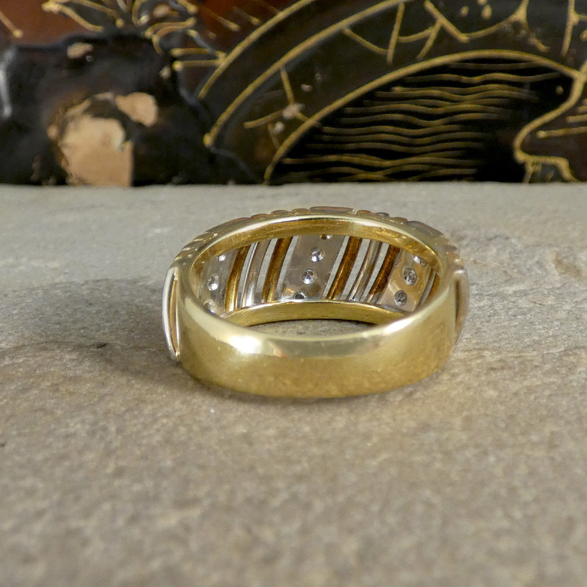Back view of gold ring.