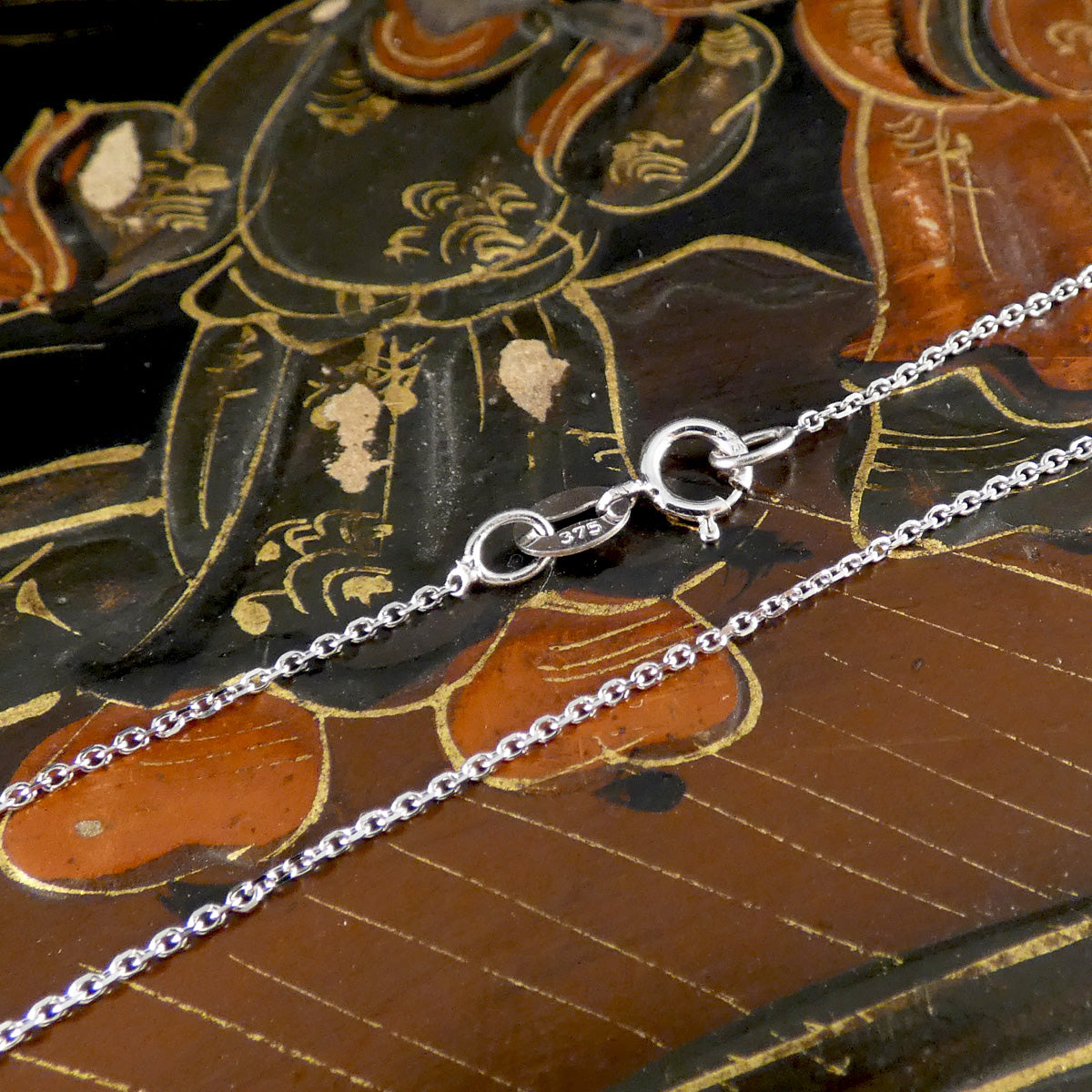 8ct white gold trace chain with a bolt clasp.