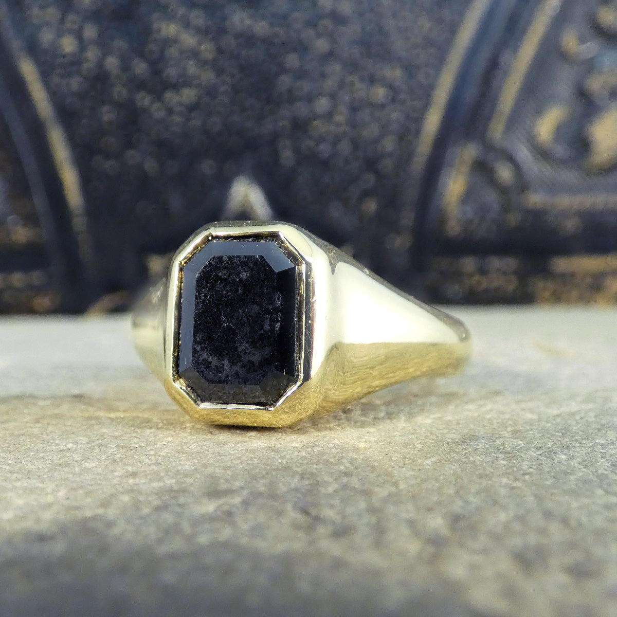 Classic Gents Signet Ring with Black Diamond in 18ct Yellow Gold - Wharfedale Antiques