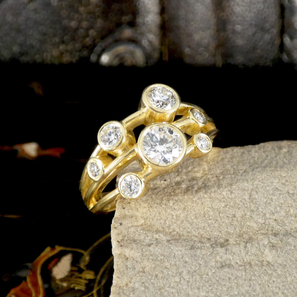 A gorgeous bubble style ring that can be worn daily in 18ct yellow gold with 1.00ct of diamond content.