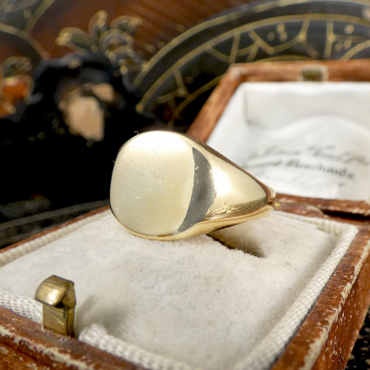 Vintage 18ct Yellow Gold Signet Ring