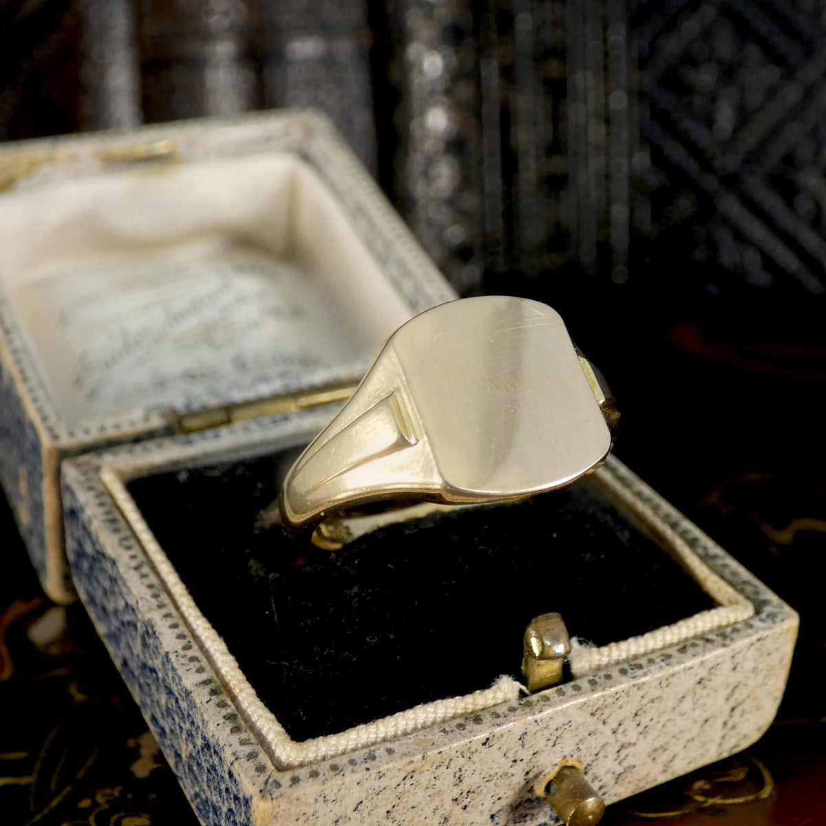 Vintage 18ct Yellow Gold Solid Signet Ring shown in vintage box with a plain polished face for engraving if needed on the ring.