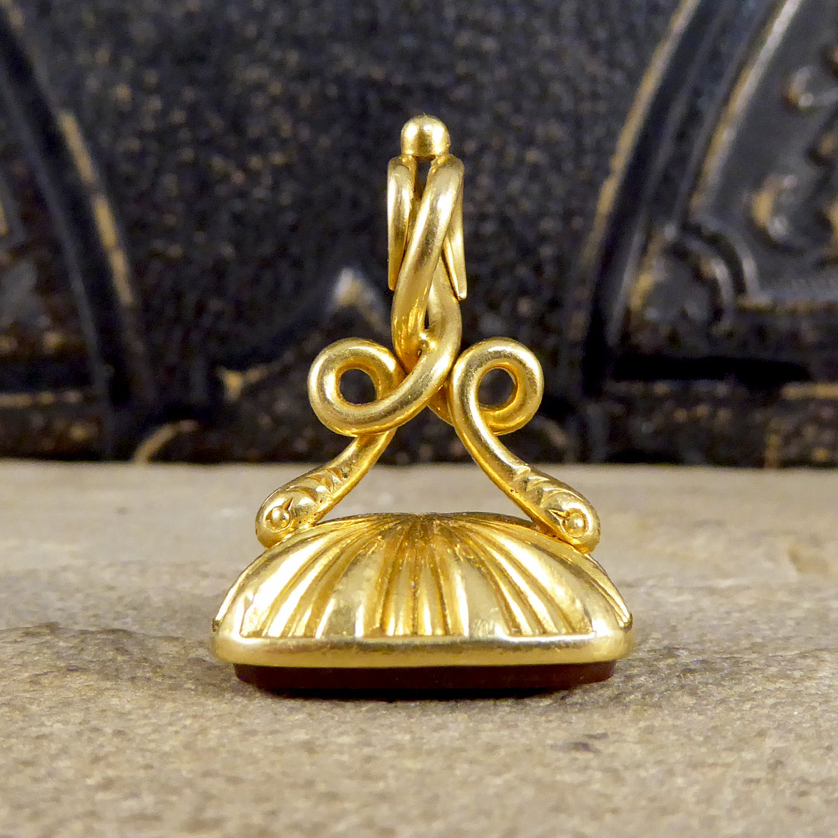 Victorian Antique Agate Fob in 18ct Yellow Gold