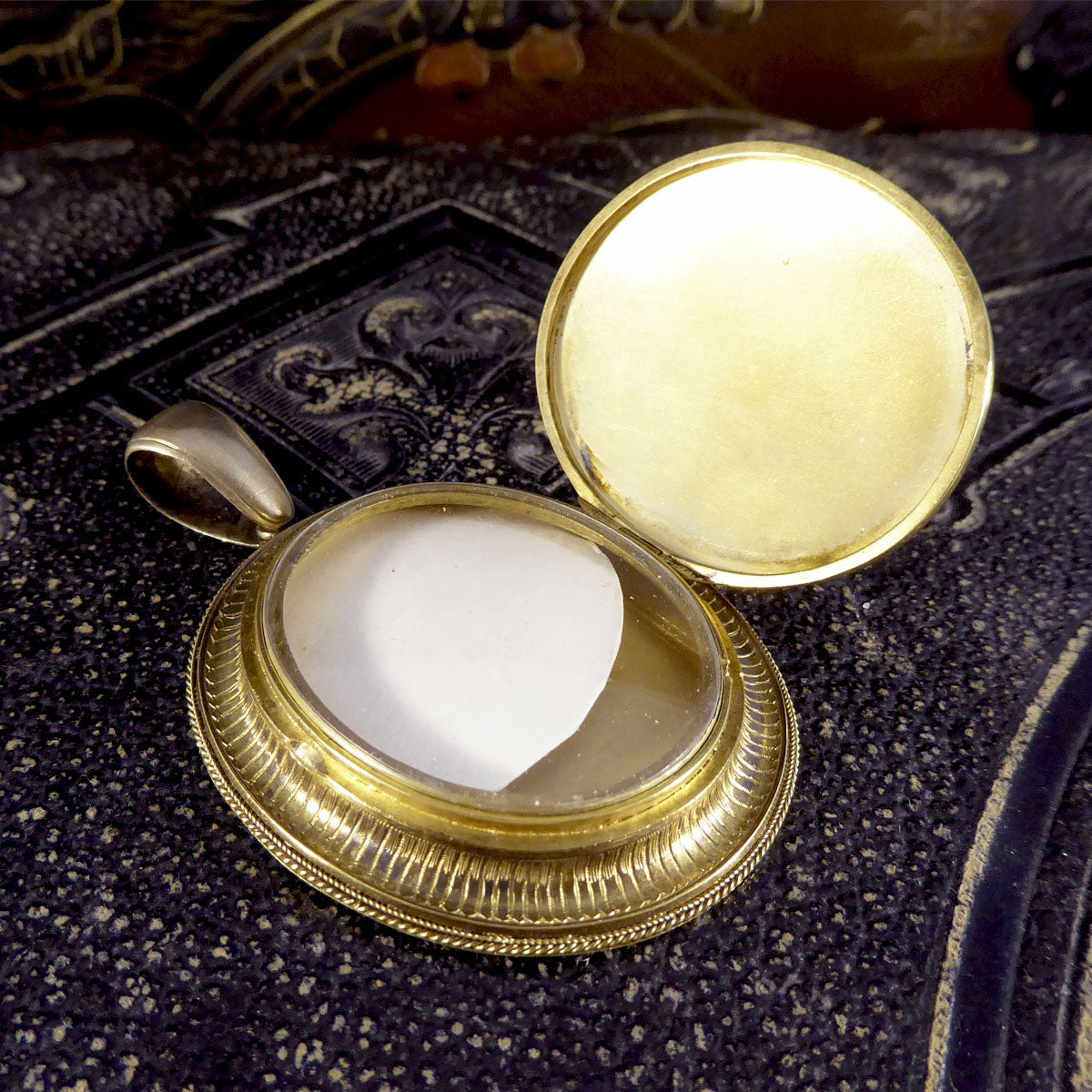 Antique High Quality Late Victorian 14ct Yellow Gold Locket Pendant - Wharfedale Antiques
