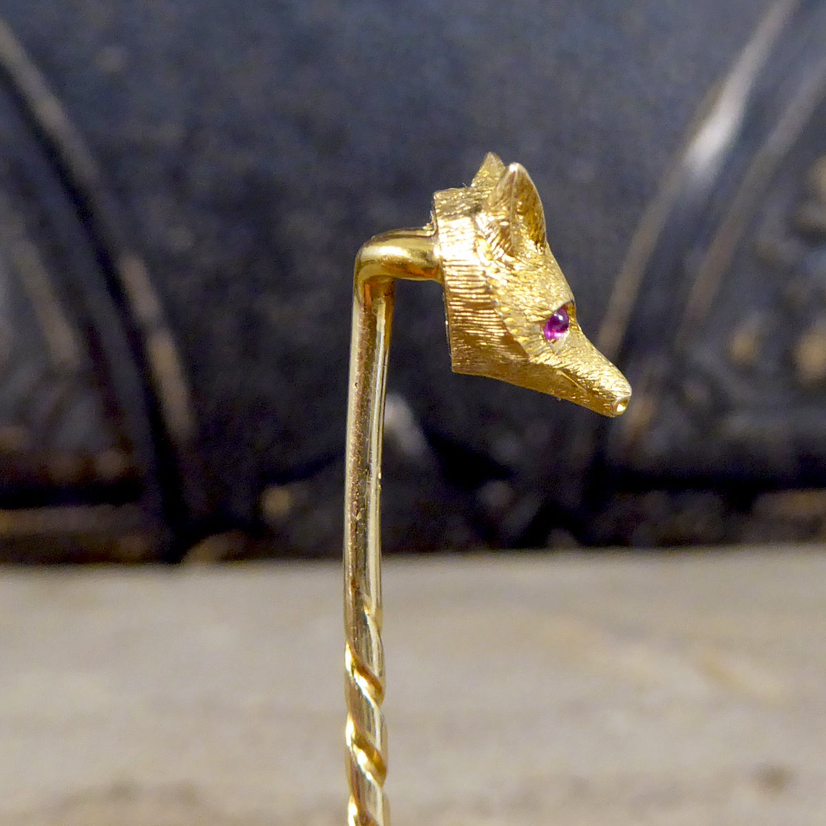 18ct Yellow Gold Edwardian Fox Head 15ct Yellow Gold Pin with Cabochon Ruby set Eyes
